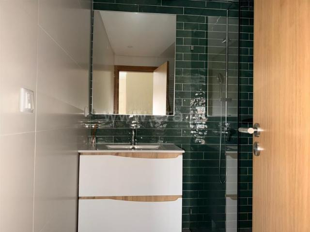 Loja alugar em Moinhos da Funcheira, Amadora