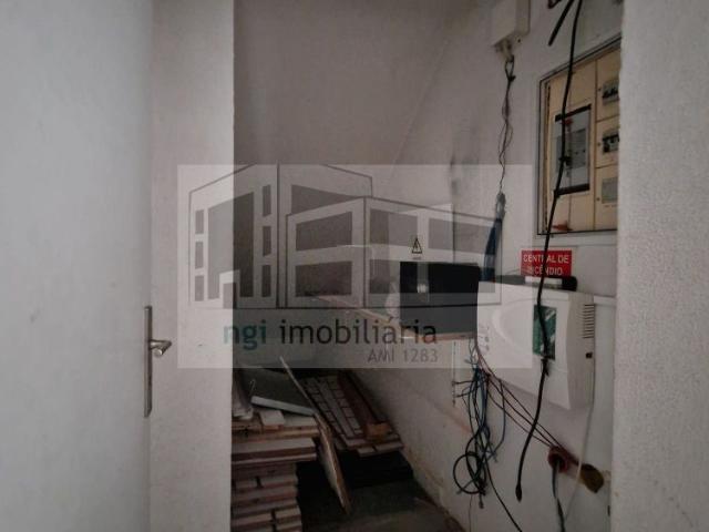 Ponto Comercial alugar em Amadora, Urbanização Casas do Lago