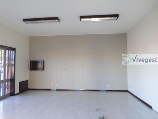 Ponto Comercial alugar em Maia, Taim