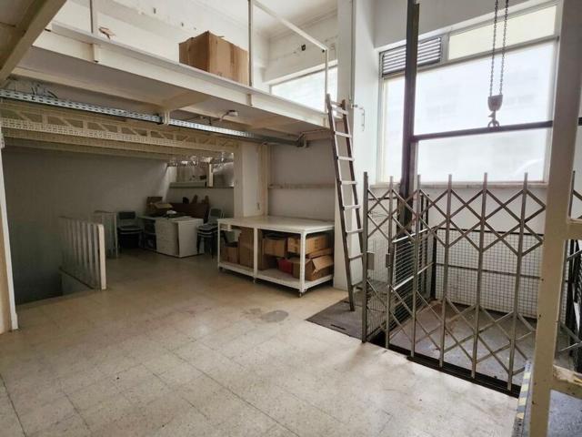 Ponto Comercial alugar em Odivelas, Bairro Espírito Santo