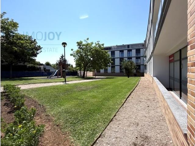 Loja venda em Laje, Oeiras