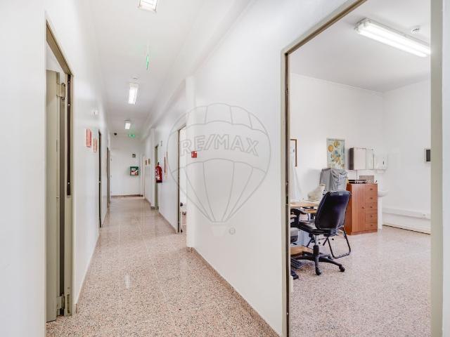 Ponto Comercial venda em Sintra, Lumarinho