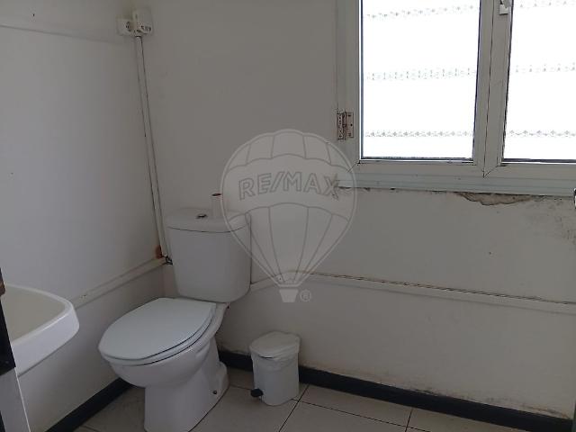 Loja alugar em Açores, Arrifes