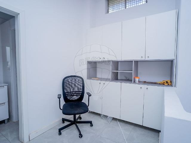 Loja alugar em Falagueira, Amadora