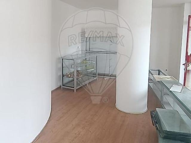 Ponto Comercial alugar em Funchal, Ilhéus