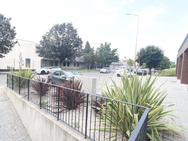 Ponto Comercial alugar em Felgueiras
