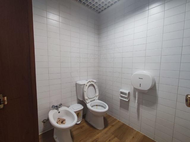 Ponto Comercial alugar em Odivelas, Bairro Olaio