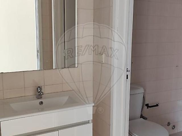 Ponto Comercial alugar em Maia, Cutamas