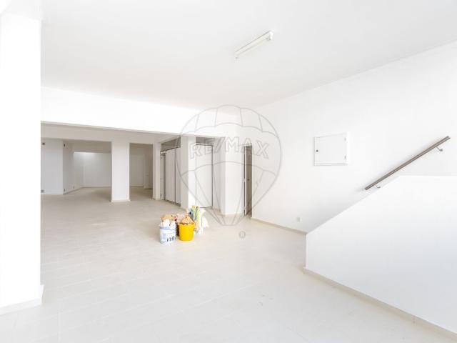 Loja alugar em Três Castelos, Portimão