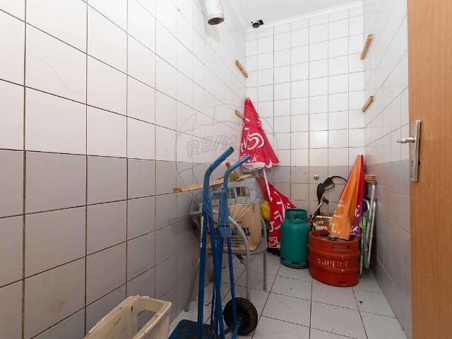 Loja venda em Laje, Oeiras