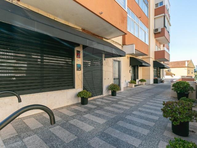 Loja alugar em Pedernais, Odivelas