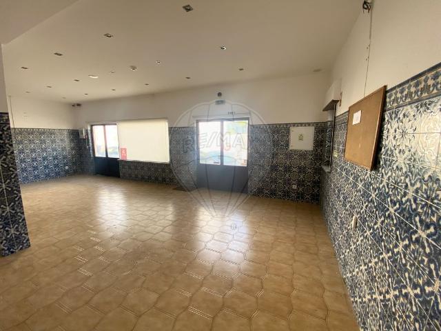 Ponto Comercial alugar em Soure, Paleão