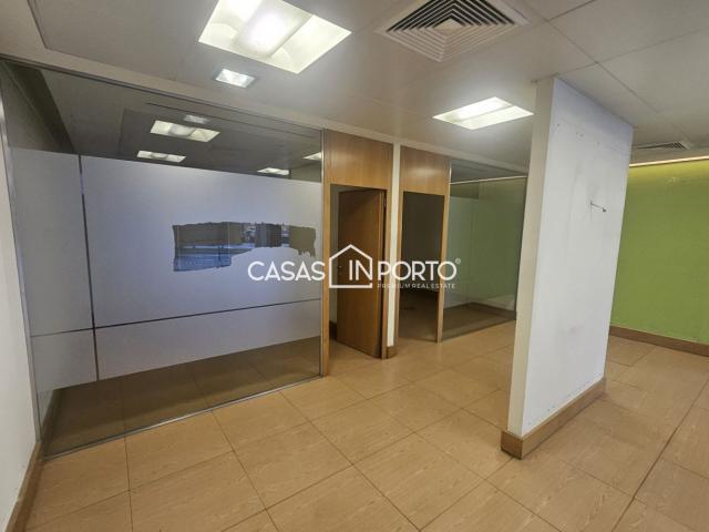 Loja alugar em Porto, Cedofeita