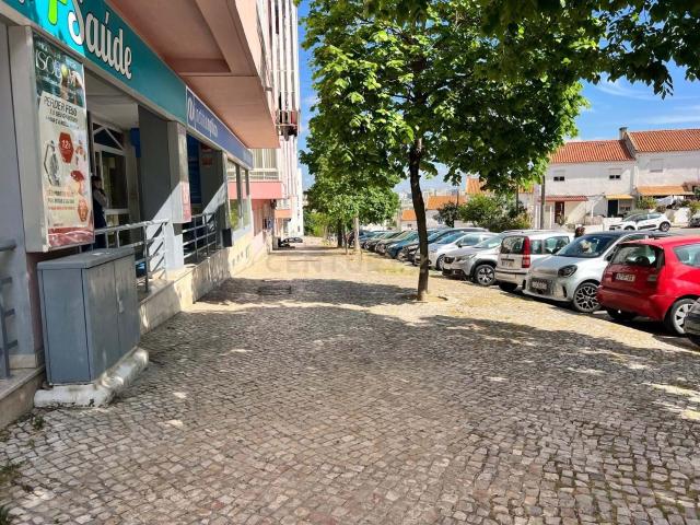 Loja alugar em Alto da Ponte, Almada