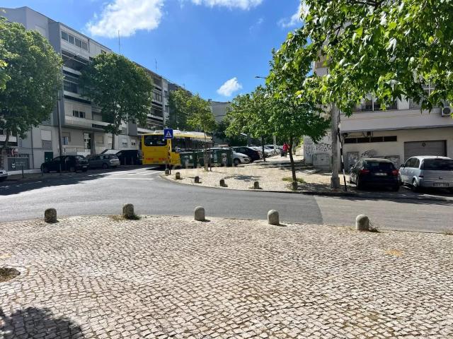 Loja alugar em Alto da Ponte, Almada