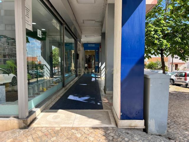 Loja alugar em Alto da Ponte, Almada