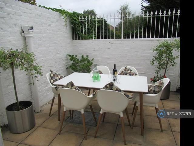 Apartment for rent in South Lambeth, Greater London