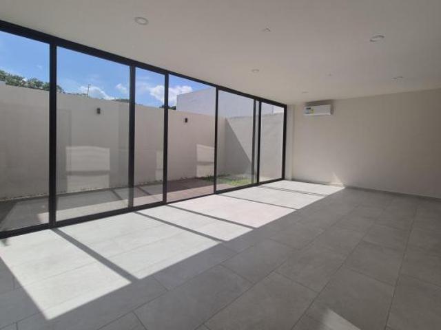 Lomas del Dorado, Casa en VENTA con amplios espacios y acabados premium