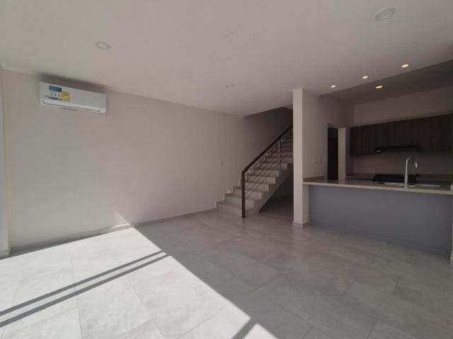 Lomas del Dorado, Casa en VENTA con amplios espacios y acabados premium