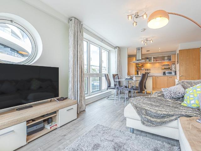 Apartment for rent in Battersea, Greater London