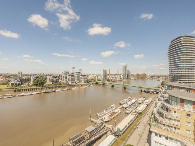 Apartment for rent in Battersea, Greater London
