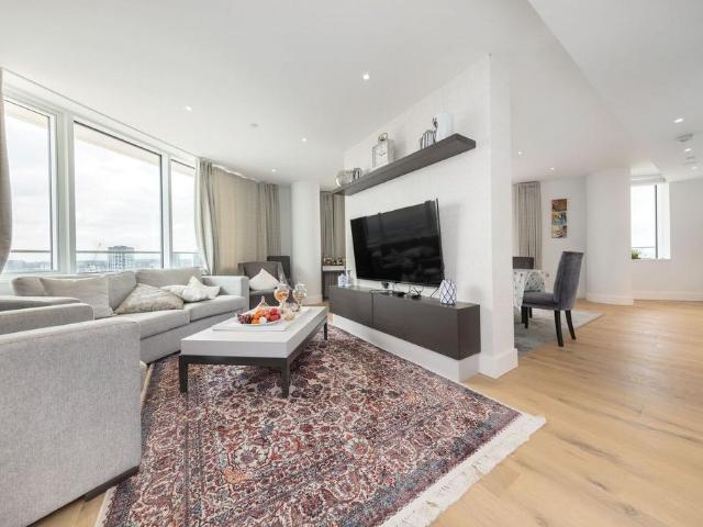 Apartment for rent in Battersea, Greater London