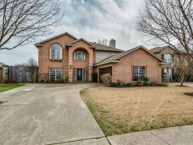 House for sale in Allen