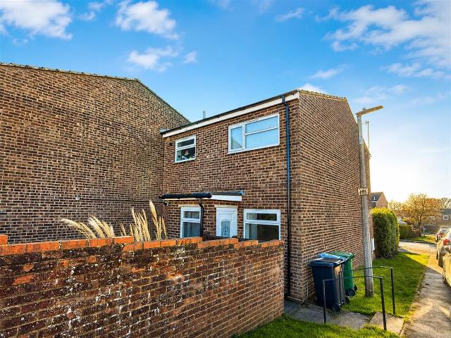 House for rent in Highfield, Pouchen End