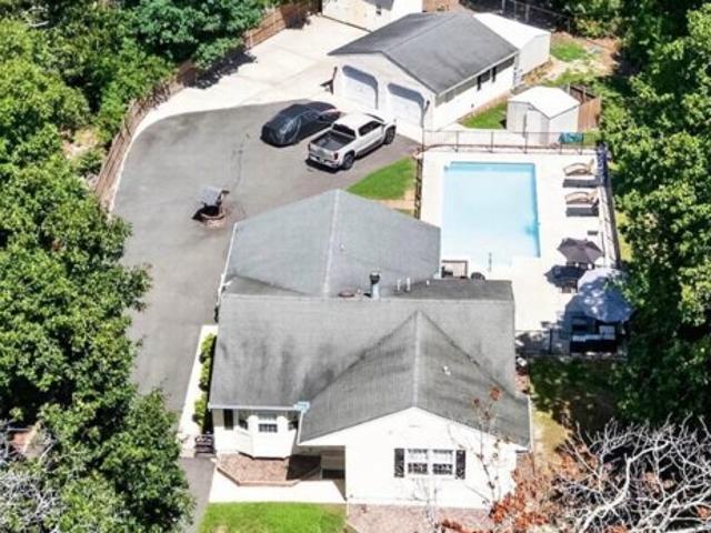 House for sale in Green Creek, New Jersey