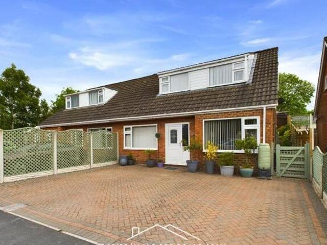 House for sale in Mold