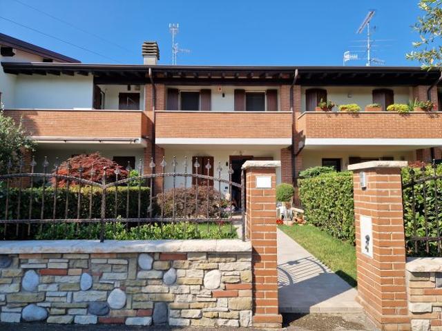 Villa Indipendente in vendita a Lonato, Brescia