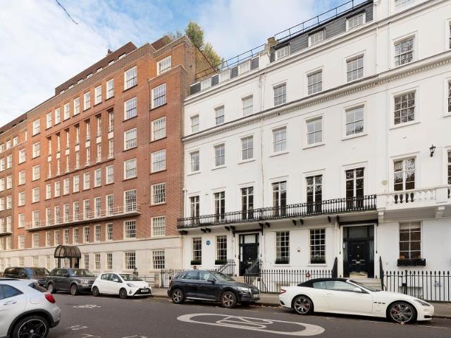 House for rent in Belgravia, Greater London