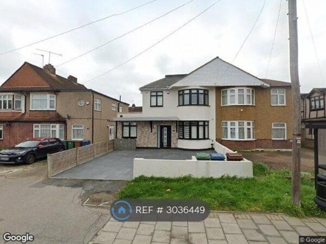 Room for rent in Lane, Greater London