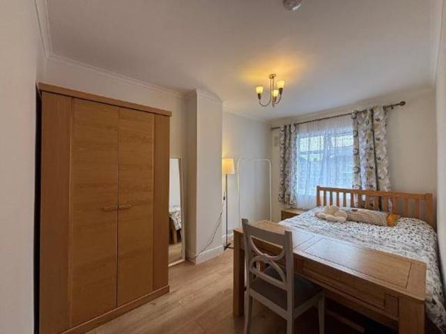 House for rent in London Borough of Barking and Dagenham, Greater London