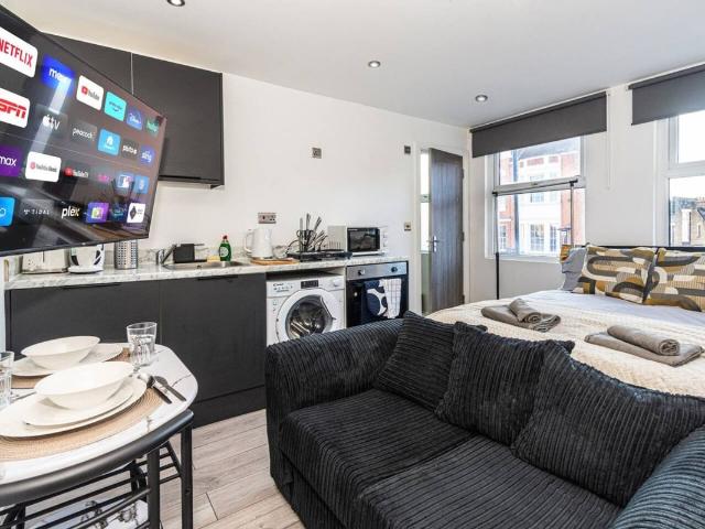 Studio for rent in Furzedown, Greater London