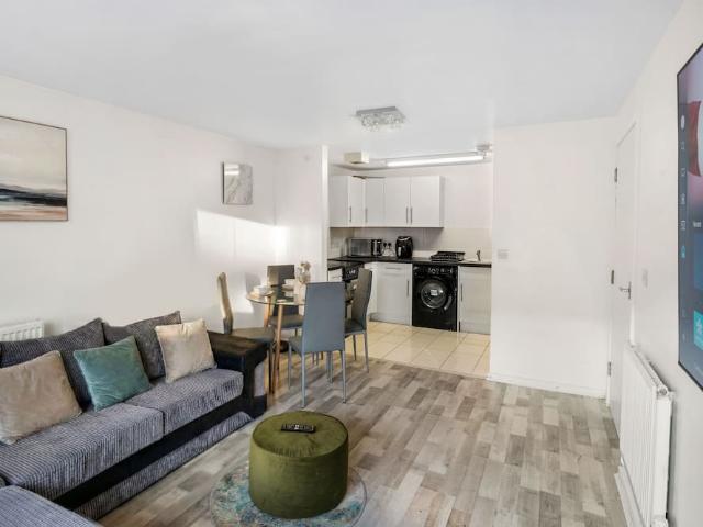 Apartment for rent in Poverest, Greater London