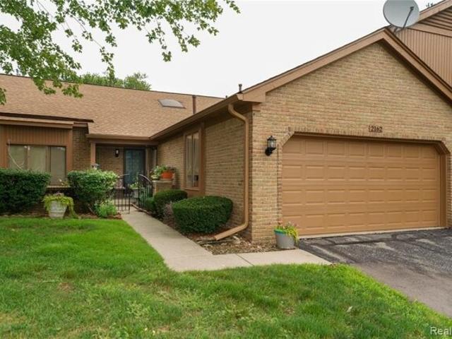 Condo for sale in Rochester Hills Condo for sale in Rochester Hills