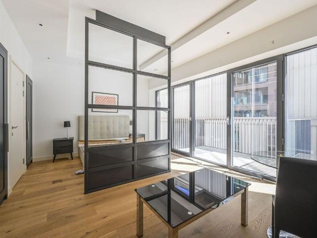 Studio for rent in London City Island, Blackwall