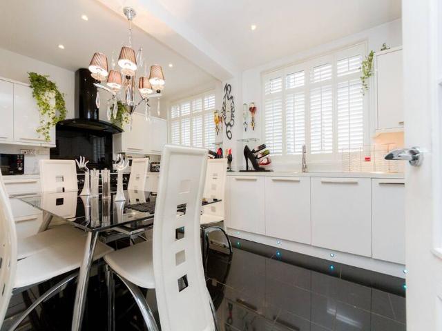 Apartment for rent in Lonesome, Greater London