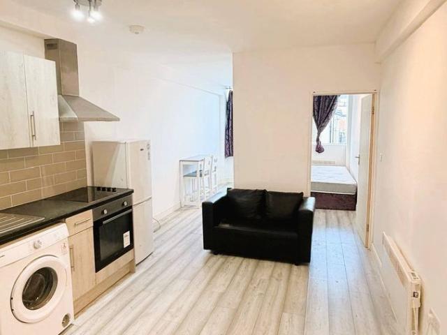 Apartment for rent in London Borough of Croydon, Thornton Heath