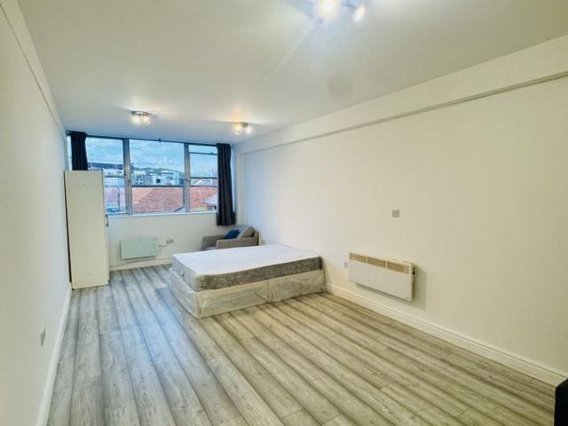 Studio for rent in London Borough of Croydon, Thornton Heath
