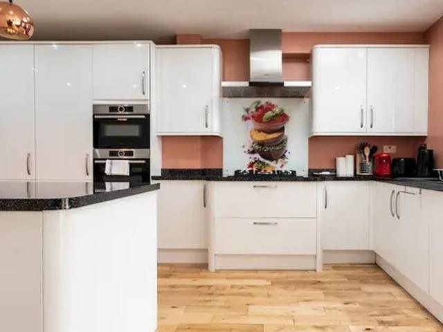 House for rent in Longlands, Halfway Street