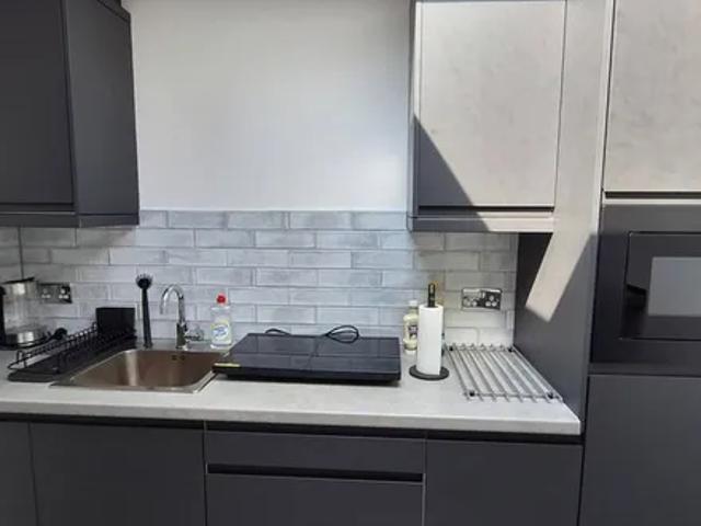 Apartment for rent in Longlands, Halfway Street