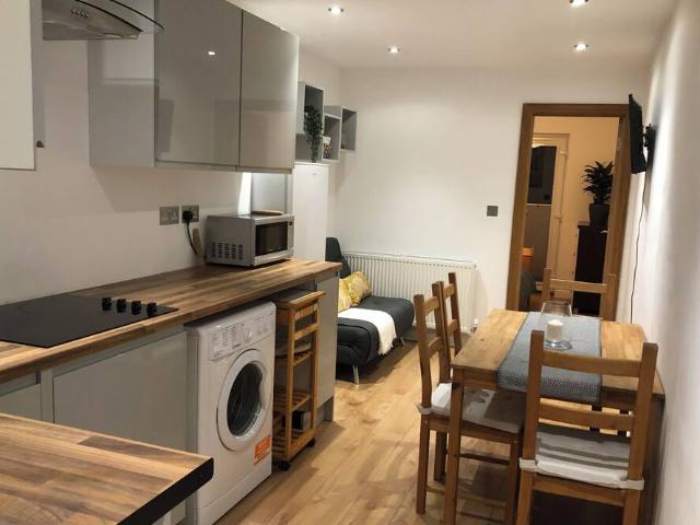 Apartment for rent in Belle Grove, Greater London