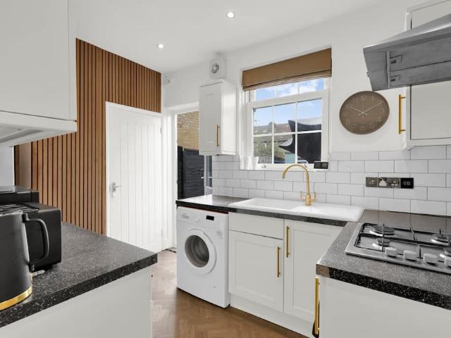 House for rent in Cubitt Town, Greater London