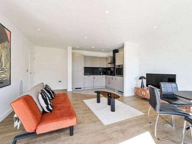 Apartment for rent in Ratcliffe, Greater London