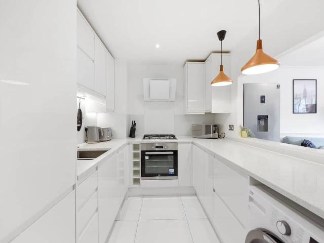 Apartment for rent in Ratcliffe, Greater London