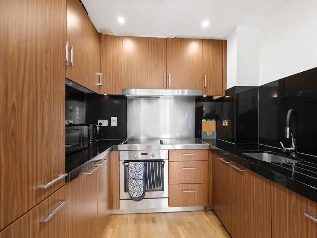 Apartment for rent in New Providence Wharf, Greater London