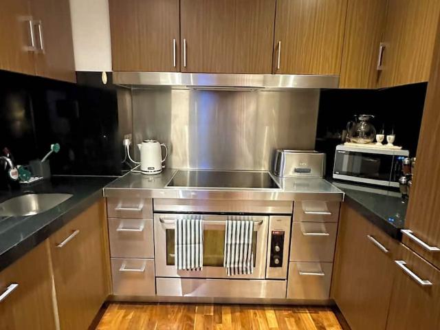 Apartment for rent in New Providence Wharf, Greater London