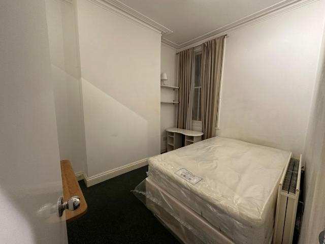 Room for rent in Limehouse, Greater London